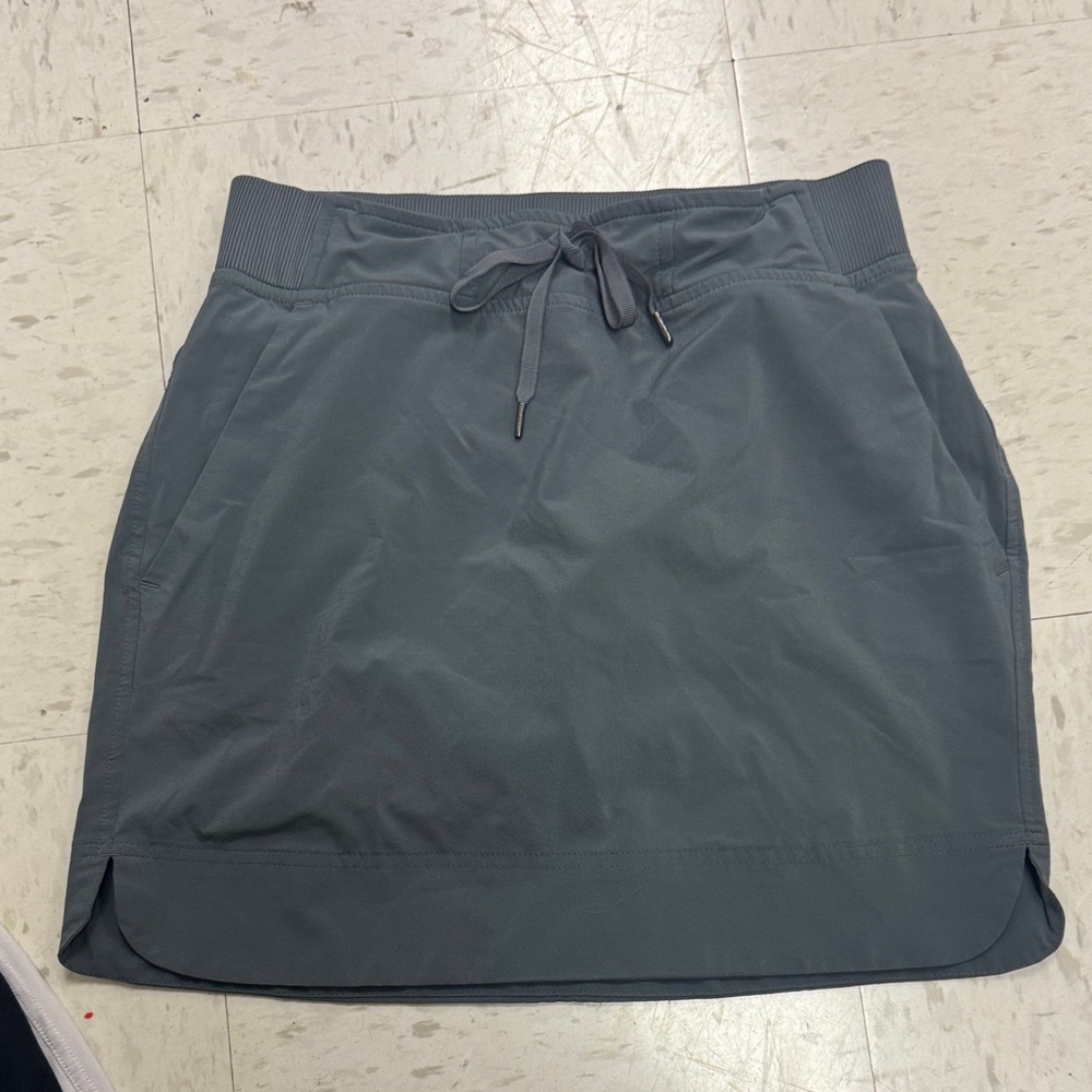 Athleta Gray Midtown Skort